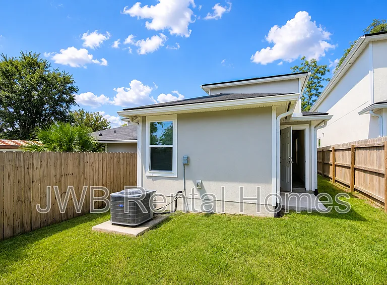 8730 Berry Ave — Photo 14