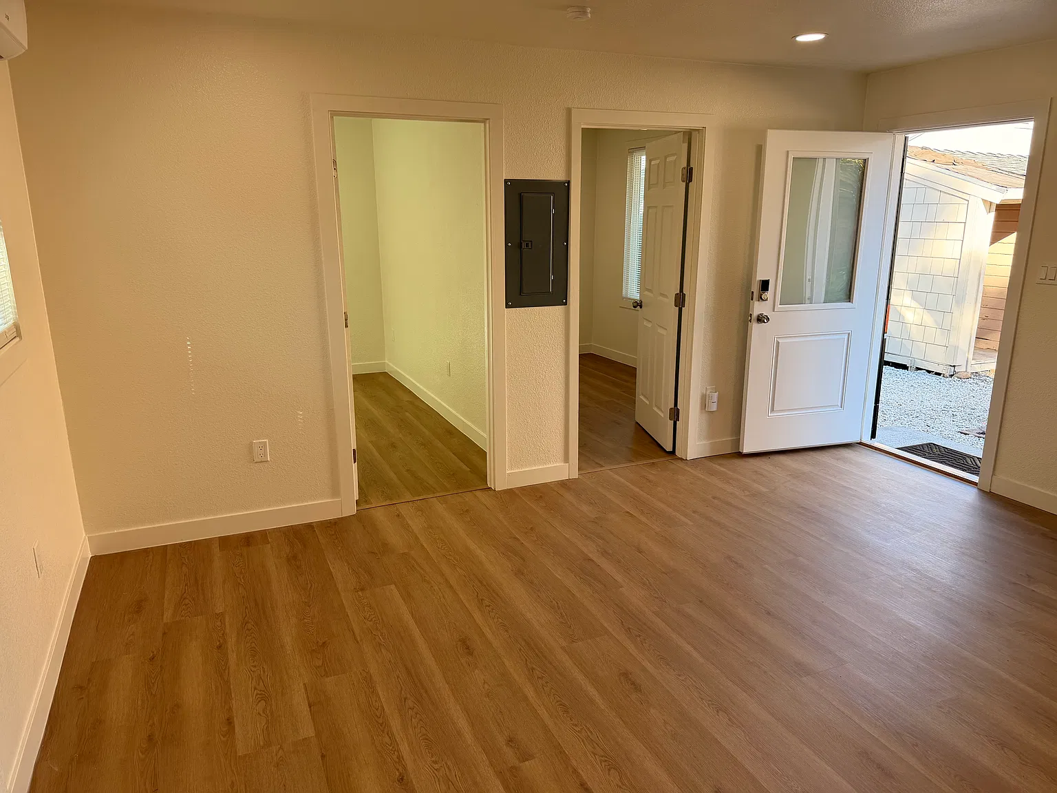 2 bed, 500 sqft, $2,250 — Photo 4