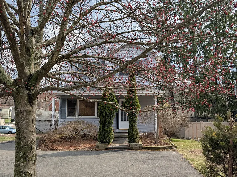 57 Waldron Ave — Photo 1