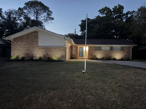 1306 Amherst Dr, Denton, TX 76201