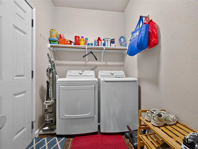 112 Latitude Ln — Photo 12