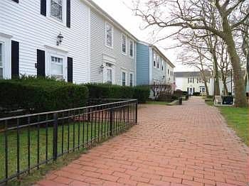 2nd image of 18 Buchanan Ct