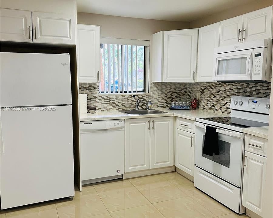 1st image of 6900 SW 39th St APT 112