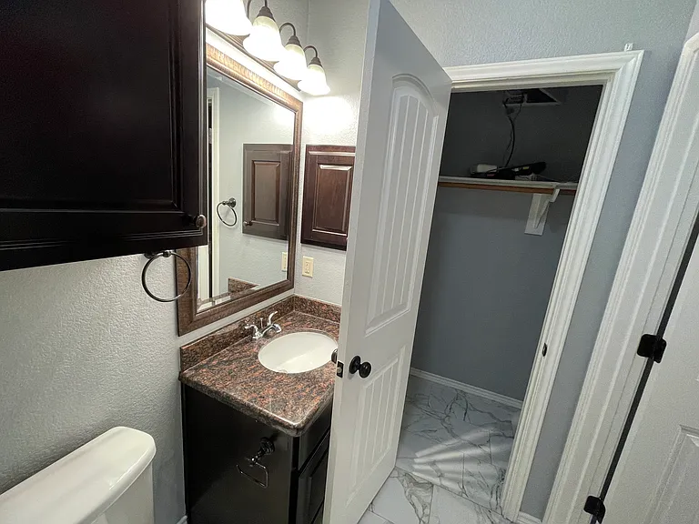 3317 Cullen Trl — Photo 8