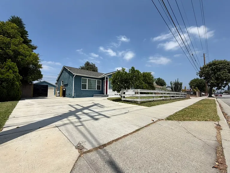 1117 S Valinda Ave — Photo 2