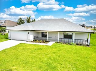 1013 NE 10th Lane Cpe, Coral, FL 33909