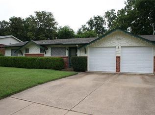 272 Belle St, Bedford, TX 76022