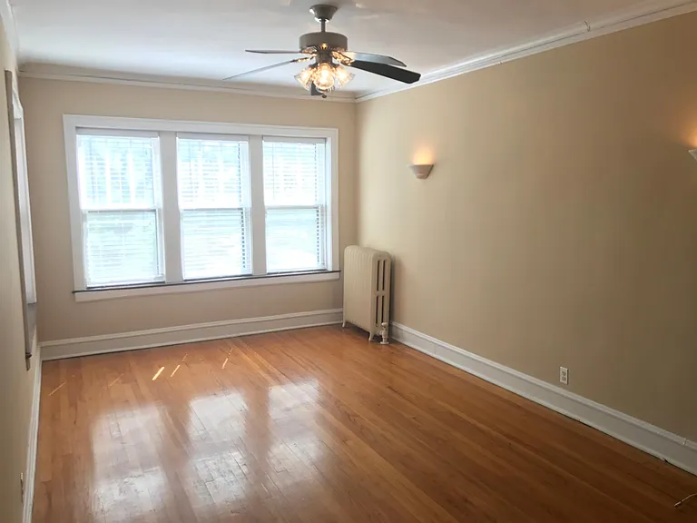 4502 N Hermitage Ave — Photo 1