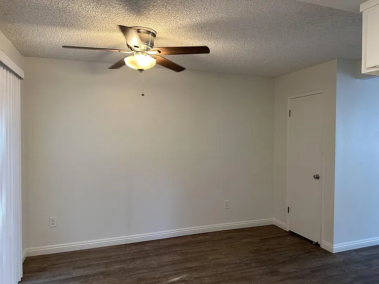 160 N Fonda St #2 — Photo 24