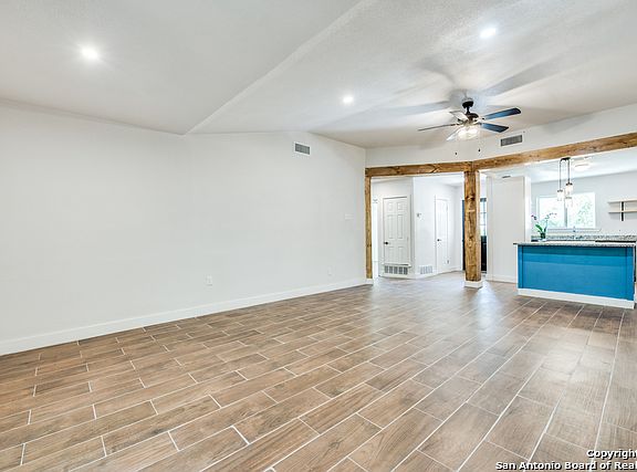 5th image of 815 Sterling Dr