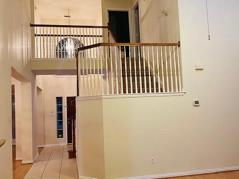 411 Mainsail Dr — Photo 4