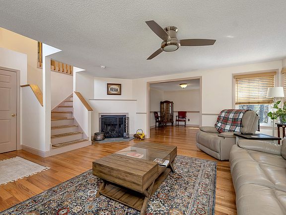 4th image of 331 Fox Run Road