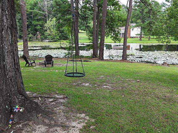 3rd image of 130 Austin Ct