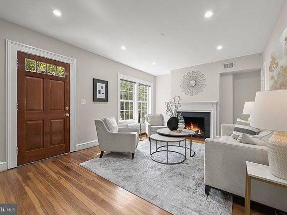 3rd image of 3527 R St NW