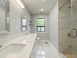 11951 Yonge St — Photo 14