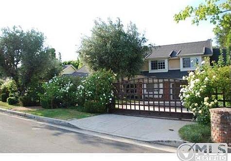 1st image of 17429 Tarzana St