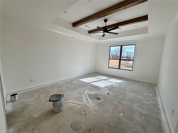 4th image of 1909 Farmer St