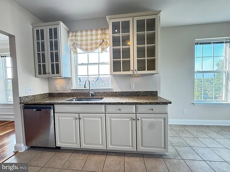 9204 Charleston Dr #303 — Photo 23
