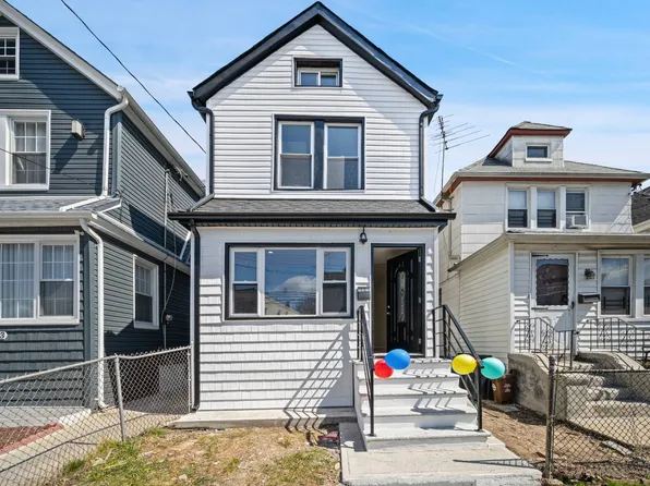 105-15 171 St, Jamaica, NY 11433