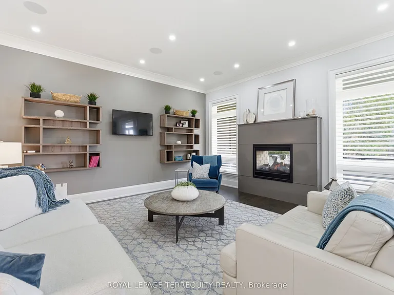 130 Edgecroft Rd — Photo 17