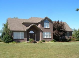 505 Gladson Dr, Berea, KY 40403