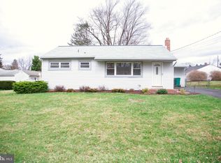 6003 Robert Dr, Mechanicsburg, PA 17050
