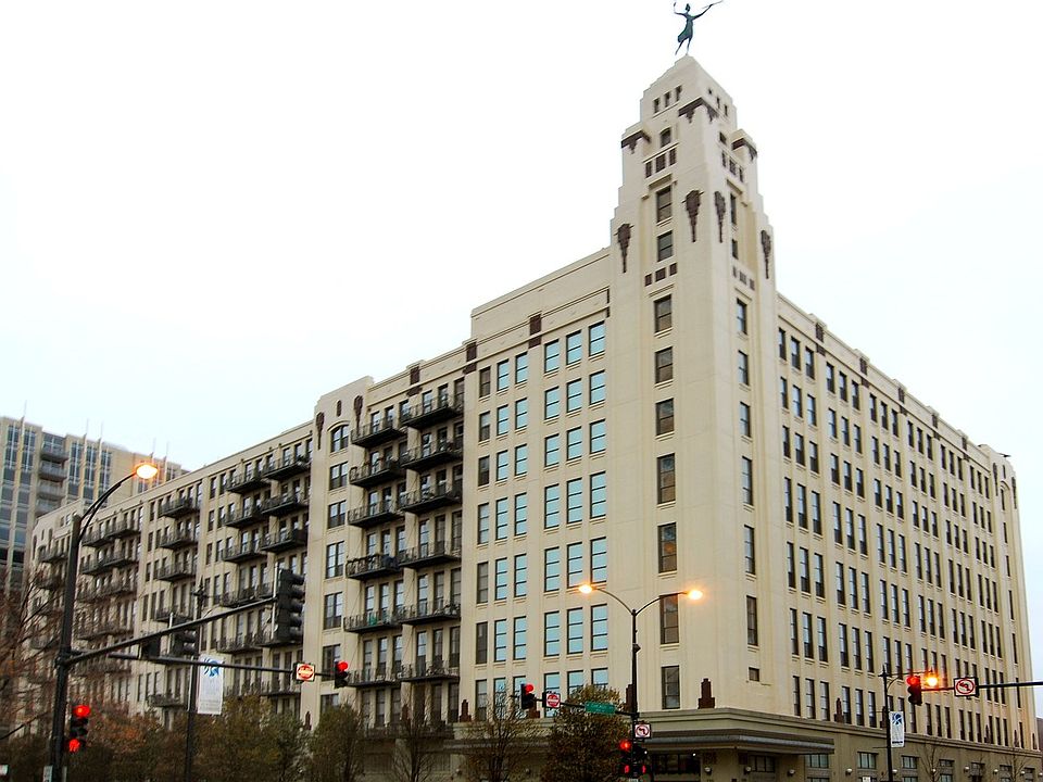 1st image of 758 N Larrabee St APT 810