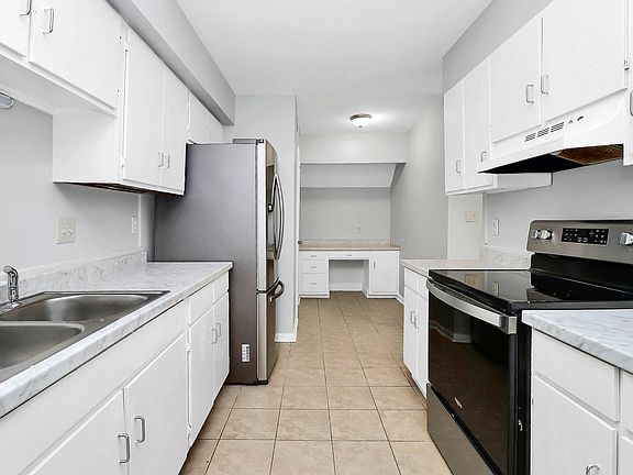 5th image of 9121 Troon Ln Unit A