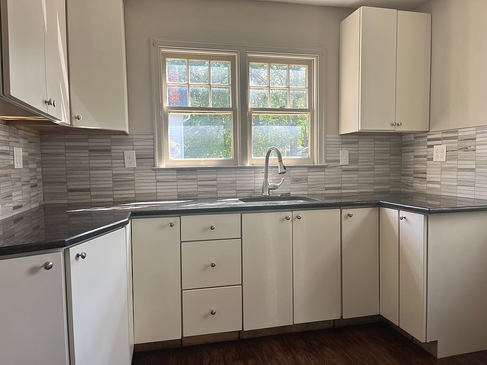 Updated kitchen. Granite counters.