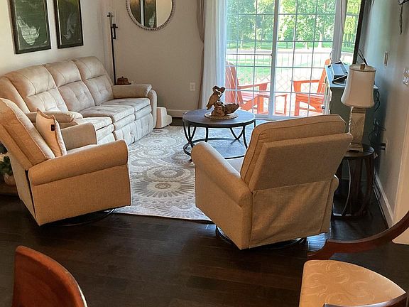 2nd image of 10530 Resort Rd Unit 105