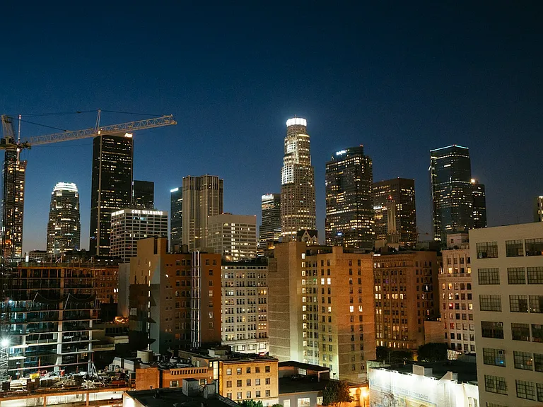 738 S Los Angeles St — Photo 37