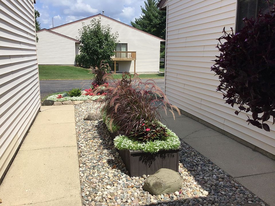 1st image of 2688 Stonegate Dr SW