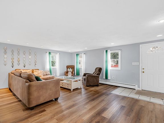 3rd image of 16 South St