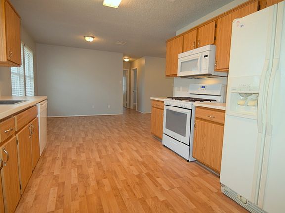 4th image of 1811 Sylvia Ln