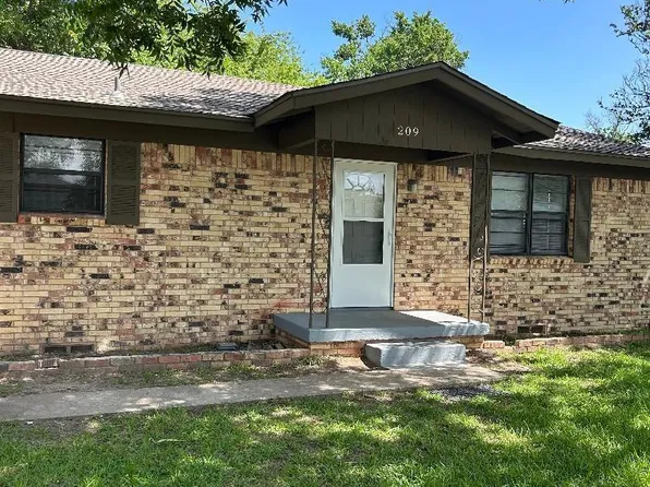 209 W South St, Lindale, TX 75771