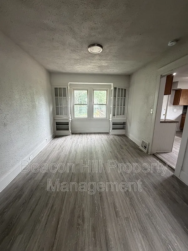 4 bed, 2.0 bath, 1248 sqft, $1,400 — Photo 2