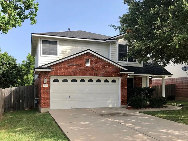 14208 Sumatra Ln — Photo 1