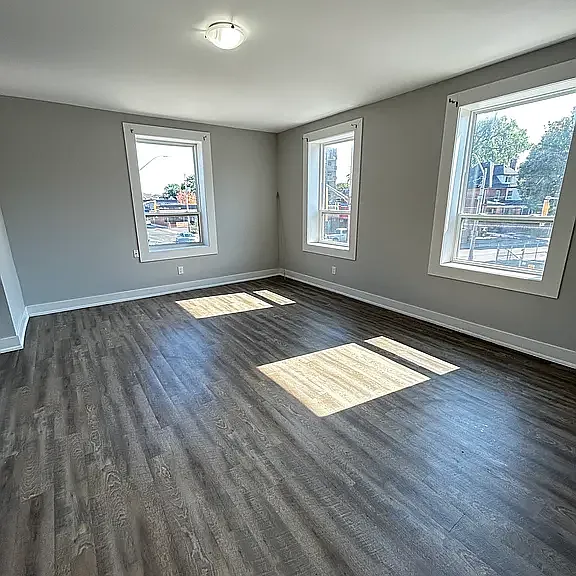 9 Holton Ave N #3 — Photo 8