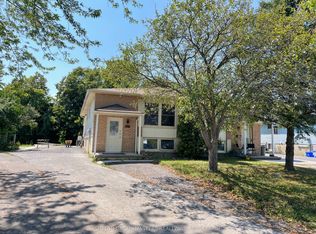 248 McLellan Ct #2, Kingston, ON K7M 7Y9