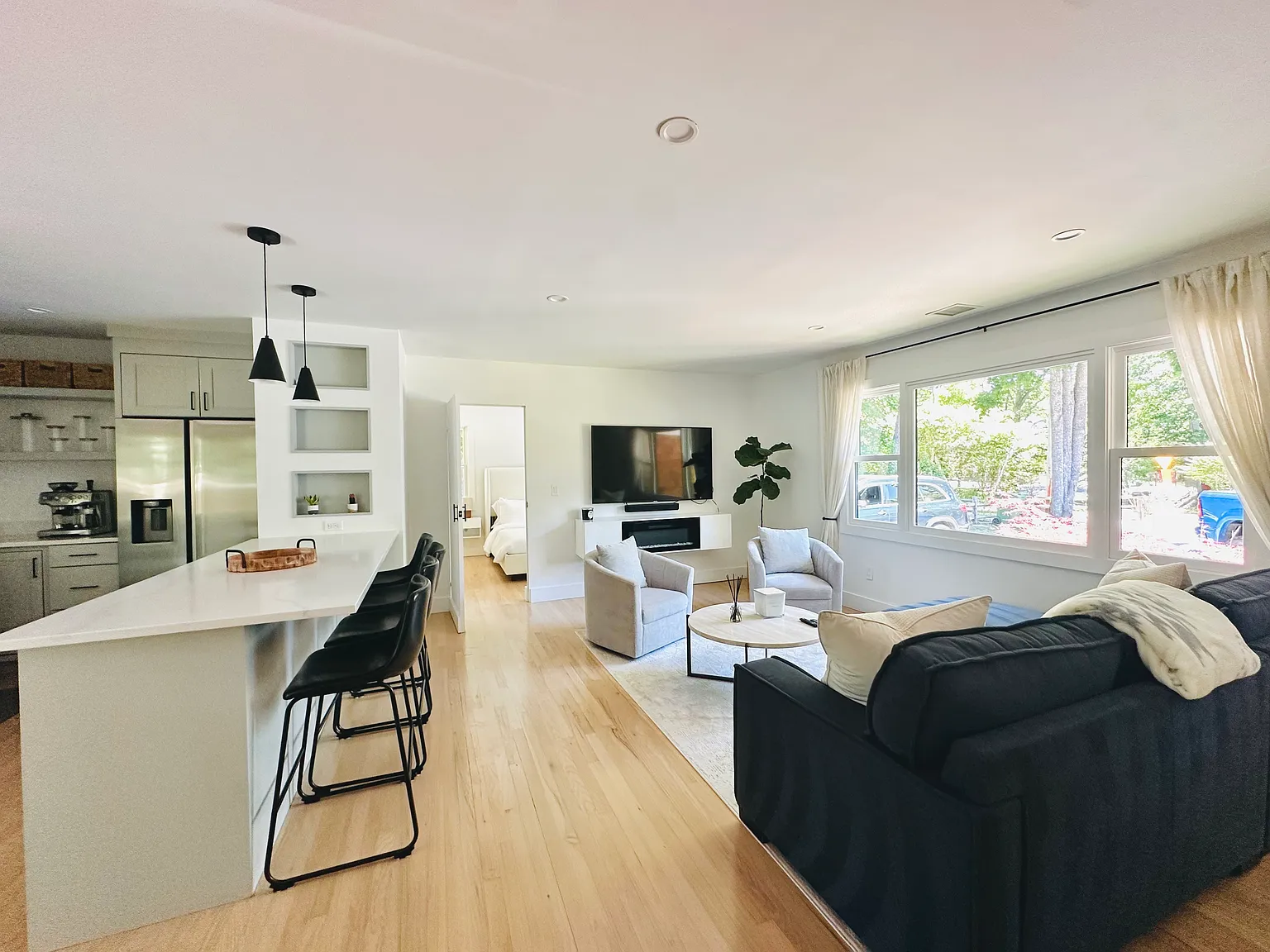 Summer Escape in Hampton Bays! Newly Renovated 4 Bedroom Retreat — Photo 1