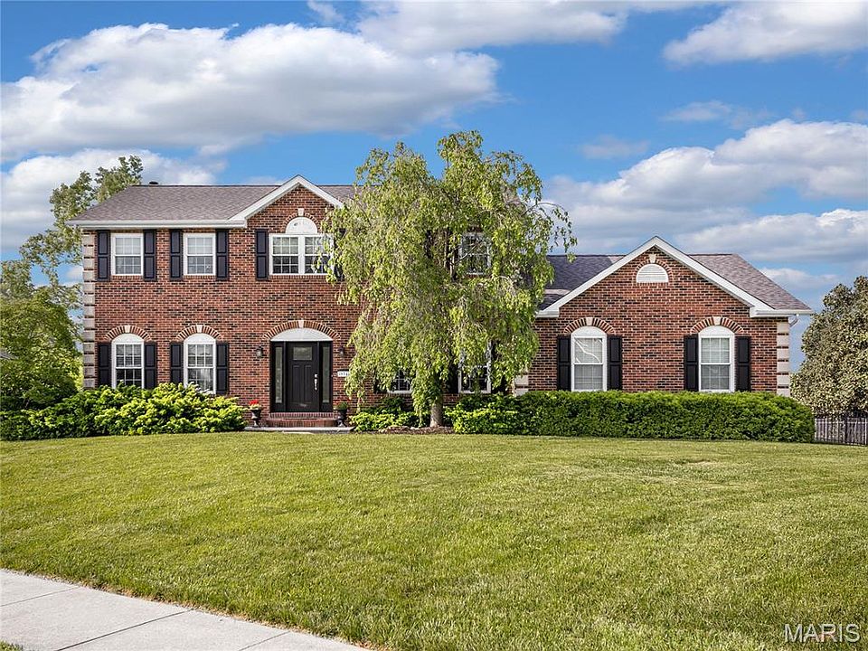 1st image of 934 Thornbury Pl