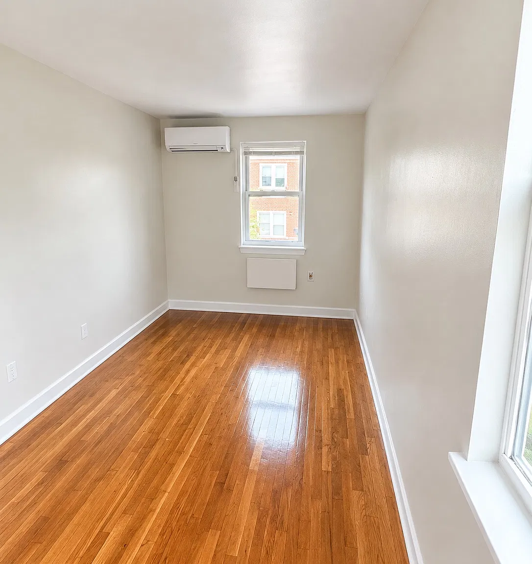 160-05 46th Ave — Photo 3