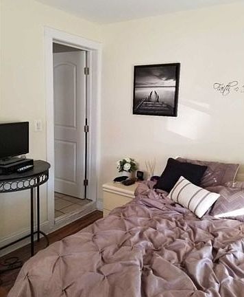 5th image of 248 McKinley Pkwy #2L