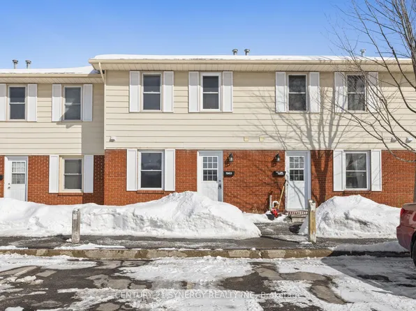 1963 Fairglen Mews #22, Ottawa, ON K1B 5A5