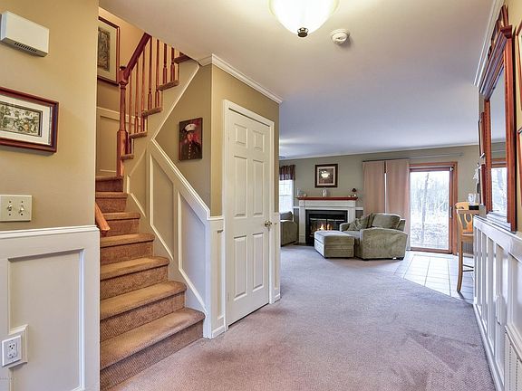3rd image of 15 Cottonwood Dr