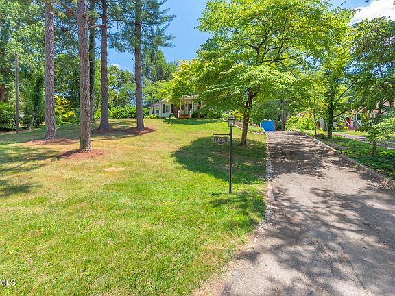 4th image of 4208 Garden Dr