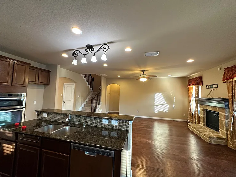 3428 Canyon Lake Dr — Photo 7