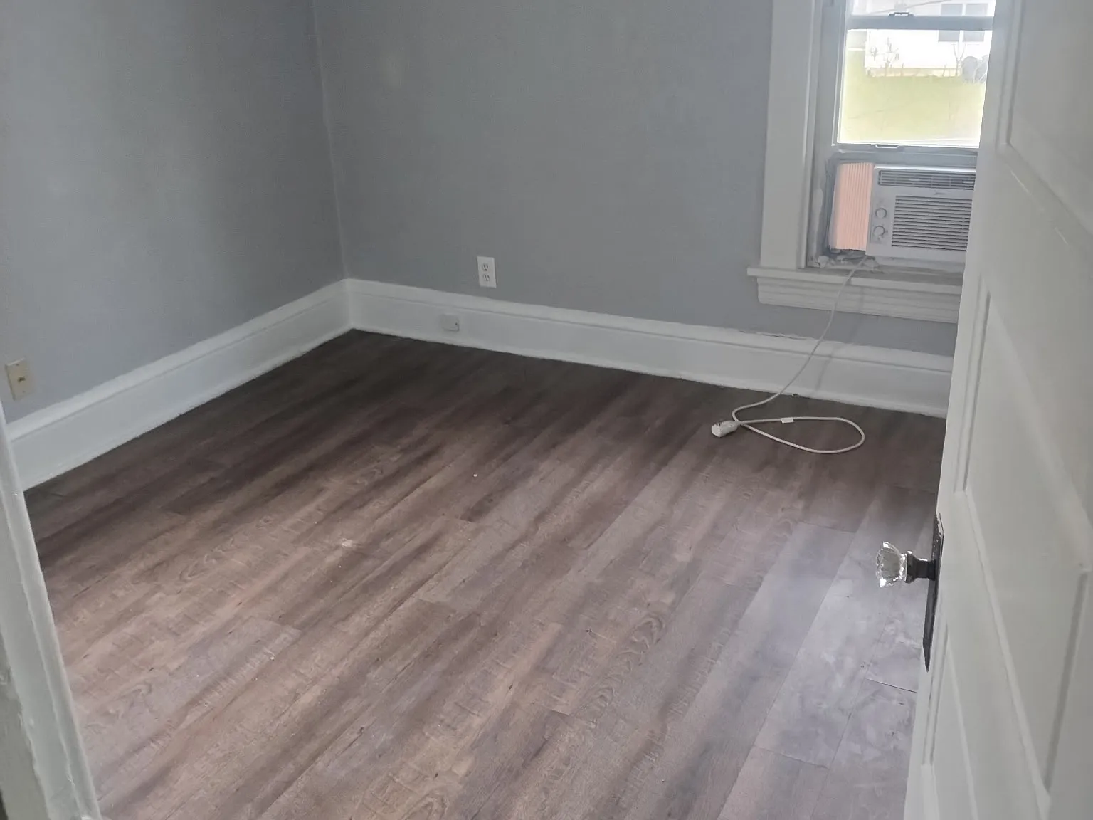 3 bed, 1.5 bath, 1300 sqft, $1,395 — Photo 3