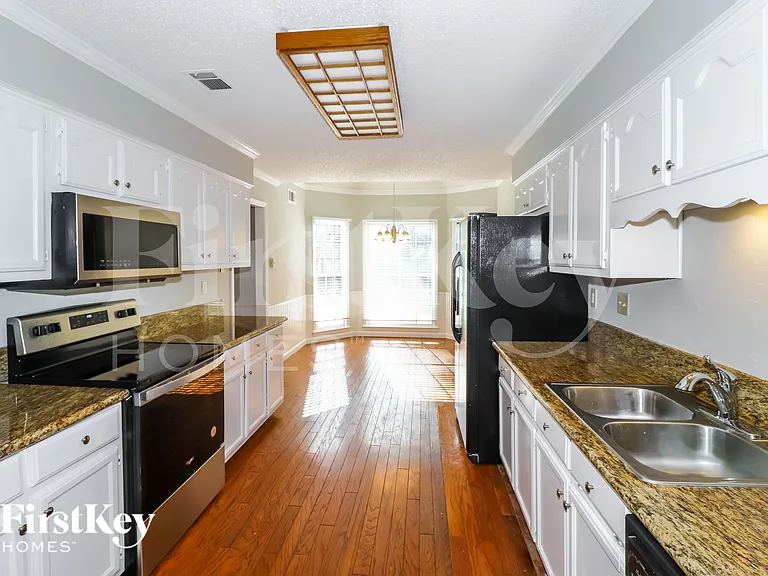 2175 Carrollwood Ln — Photo 8