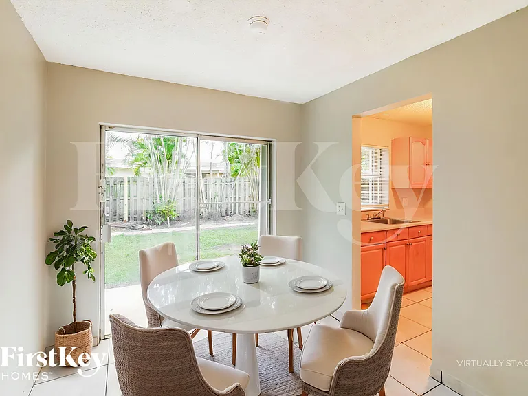 7820 SW 9th St — Photo 7
